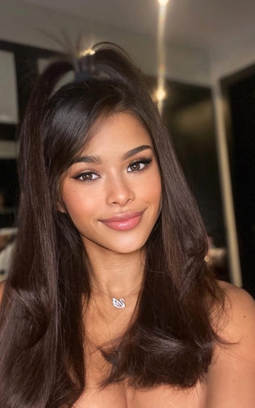 Experience Unforgettable Moments with Eliana Lark's Enchanting Presence 1 Mis Fotos