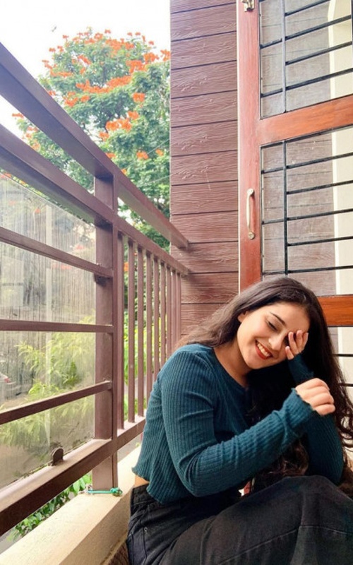 Experience Unforgettable Moments with Willow Blaze by Your Side 2 Mis Fotos