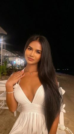 Discover Everly Moon Your Ultimate Escape Awaits